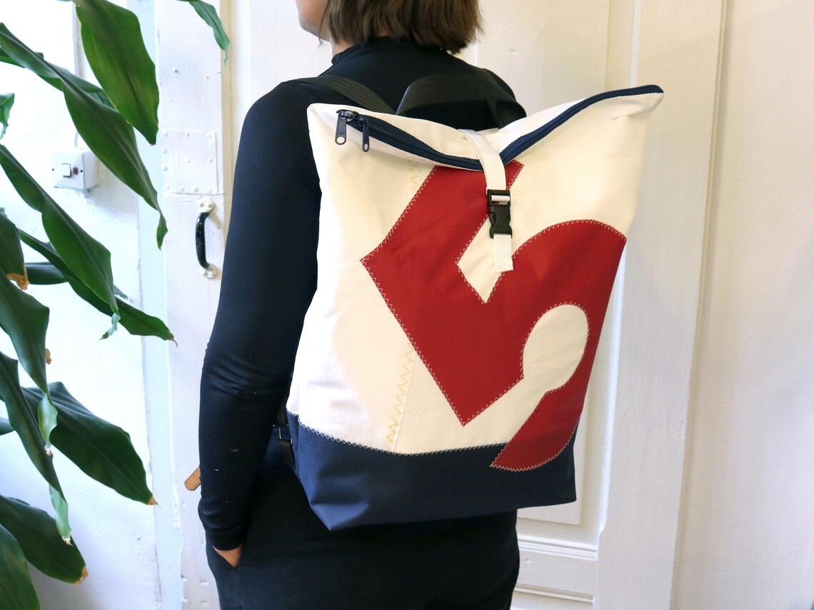 Rucksack aus gebrauchtem Segel und Persenning