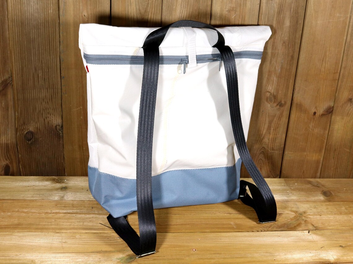 Rucksack aus gebrauchtem Segel und Persenning