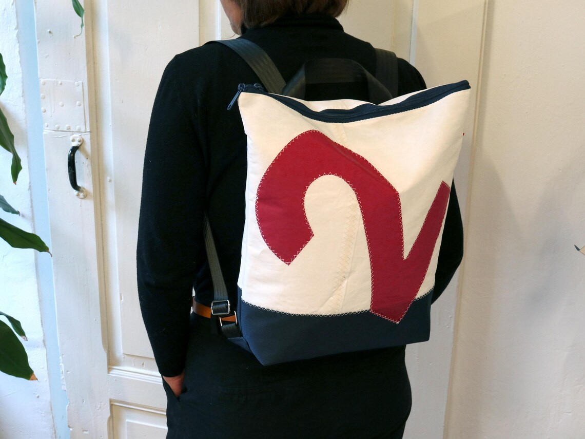 Rucksack aus gebrauchtem Segel und Persenning