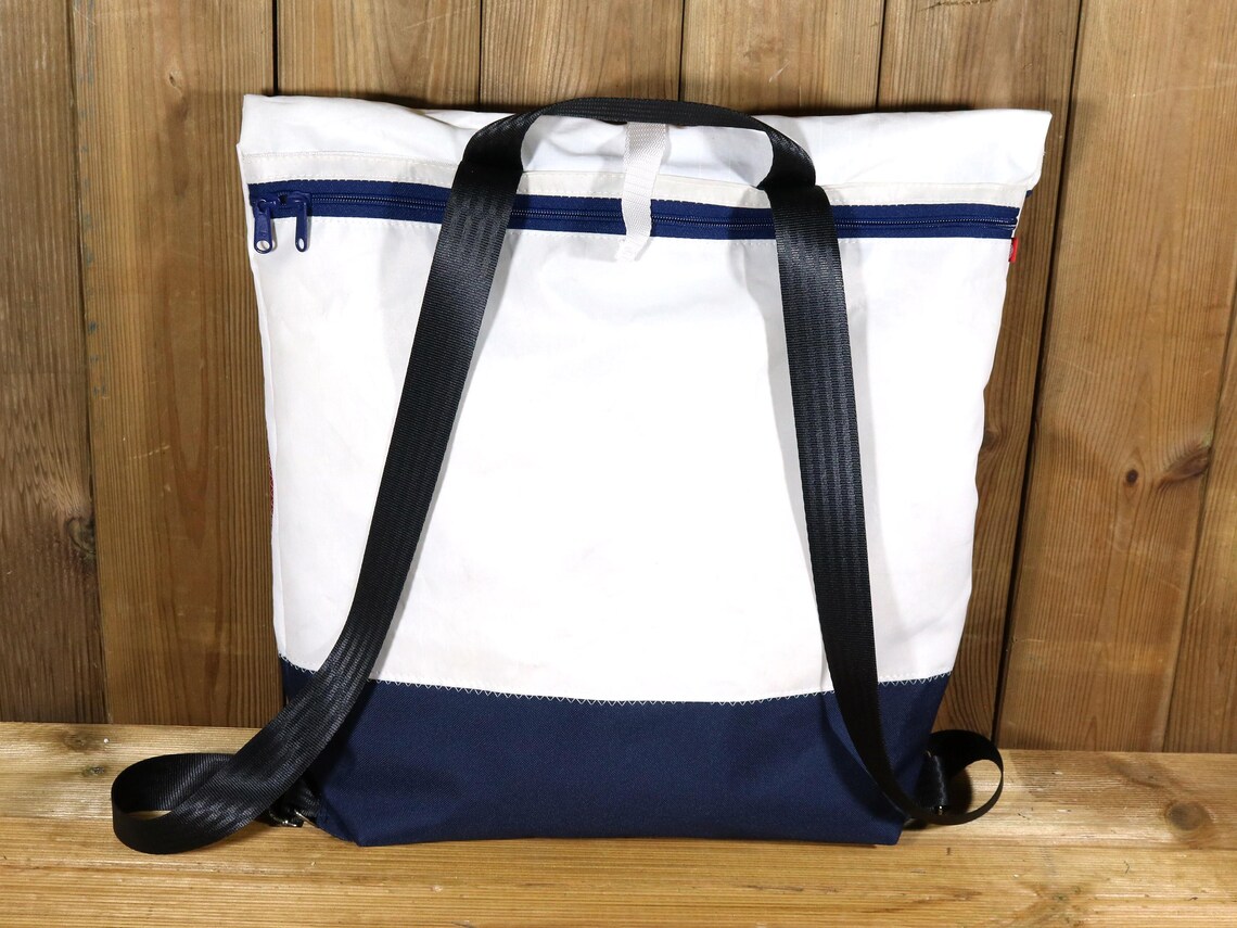Rucksack aus gebrauchtem Segel und Persenning